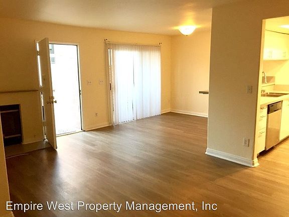 3rd image of 16050 Hart St APT 3