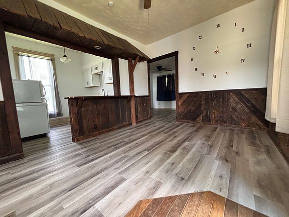 3rd image of 122 Shenango St #101