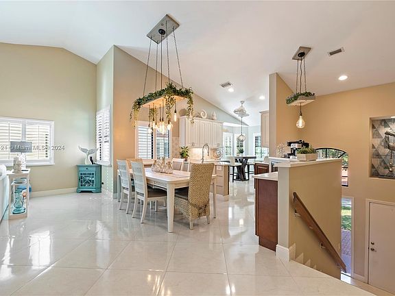 5th image of 7852 Lexington Club Blvd APT D
