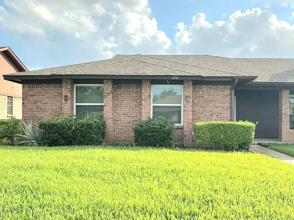 304 Cole St, Garland, TX 75040