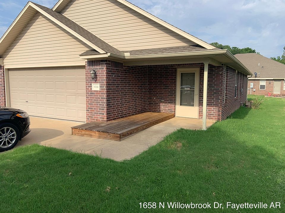 1st image of 1658 N Willowbrook Dr