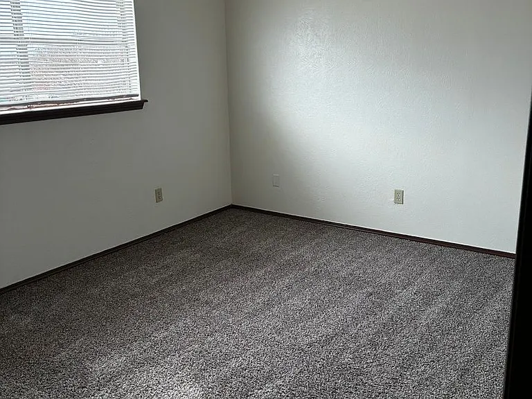 Avendale Pointe Apartments — Photo 20