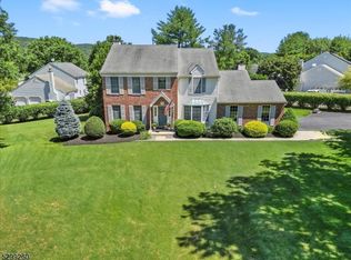 19 Glen Eagles Rd, Washington, NJ 07882