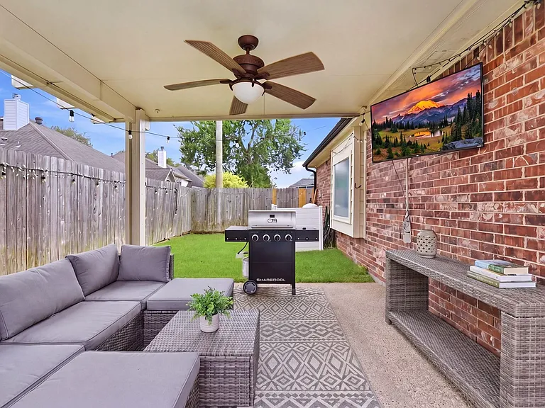 2105 Mossy Trail Dr — Photo 3