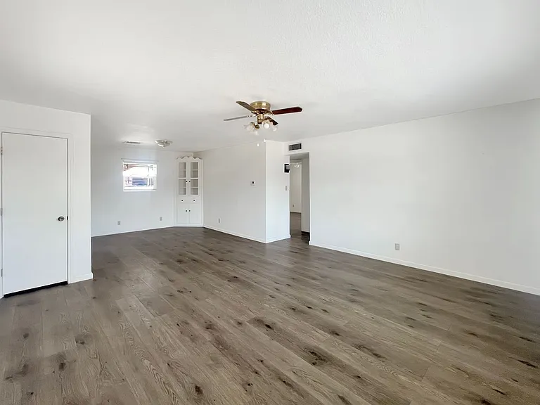 1000 E Llano Dr — Photo 2