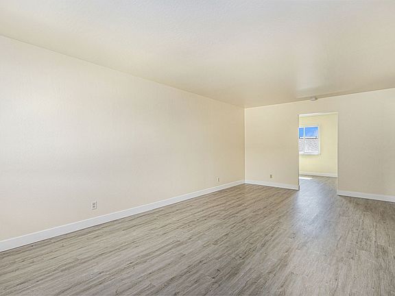 3rd image of 1520 166th Ave