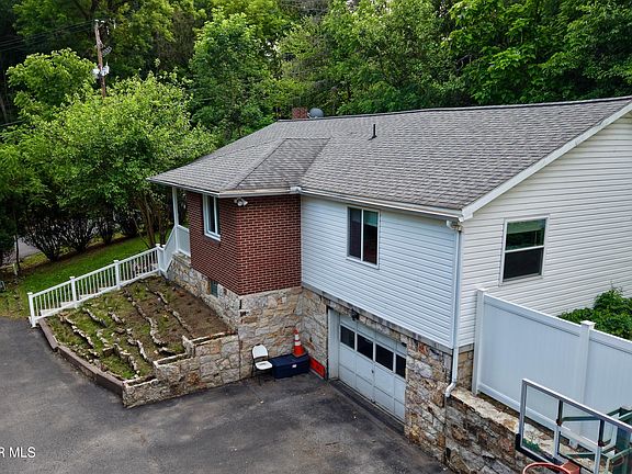 2nd image of 226 Logan Ave