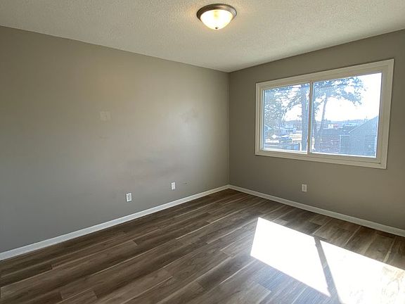 5th image of 900 Elder Ln #8