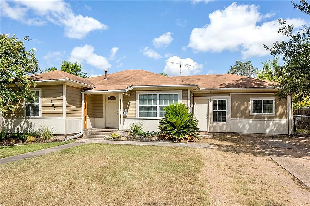 4 bed, 1604 sqft, $2,500 — Photo 2