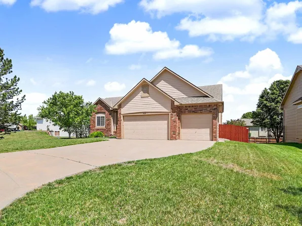606 E Woodstone Ct, Andover, KS 67002