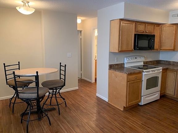 4th image of 1003 W Stoughton St #10724201