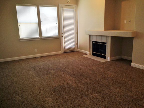 Large livingroom with gas fireplace