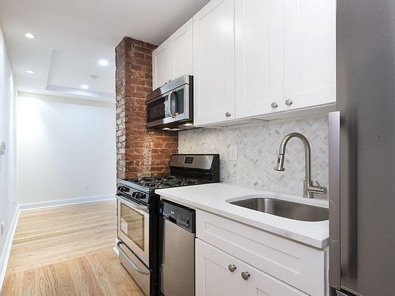 3rd image of 3143 Broadway APT 3C