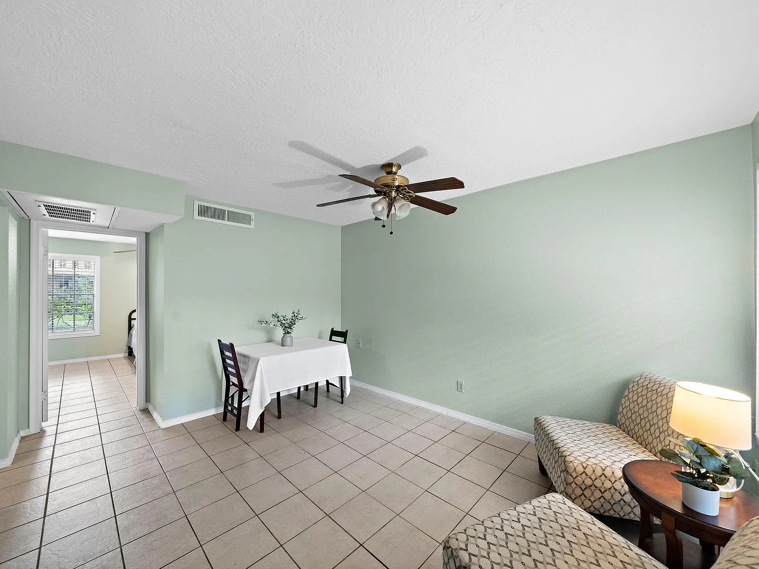 1 bed, 1.0 bath, 600 sqft, $1,300 — Photo 4