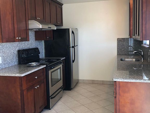 3rd image of 654 Commercial Ave APT 4