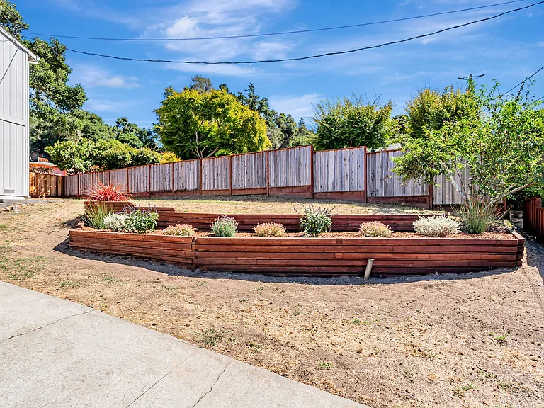 616 Rincon Dr — Photo 5
