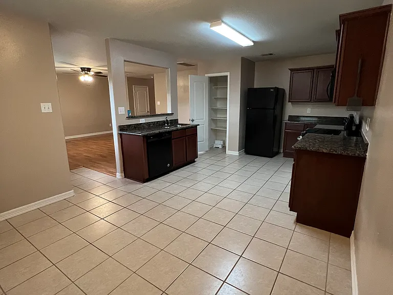 11218 Hall Ranch Ct — Photo 7