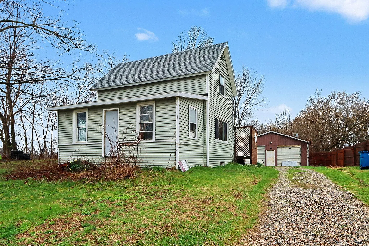 124 Eastern Ave photo 1