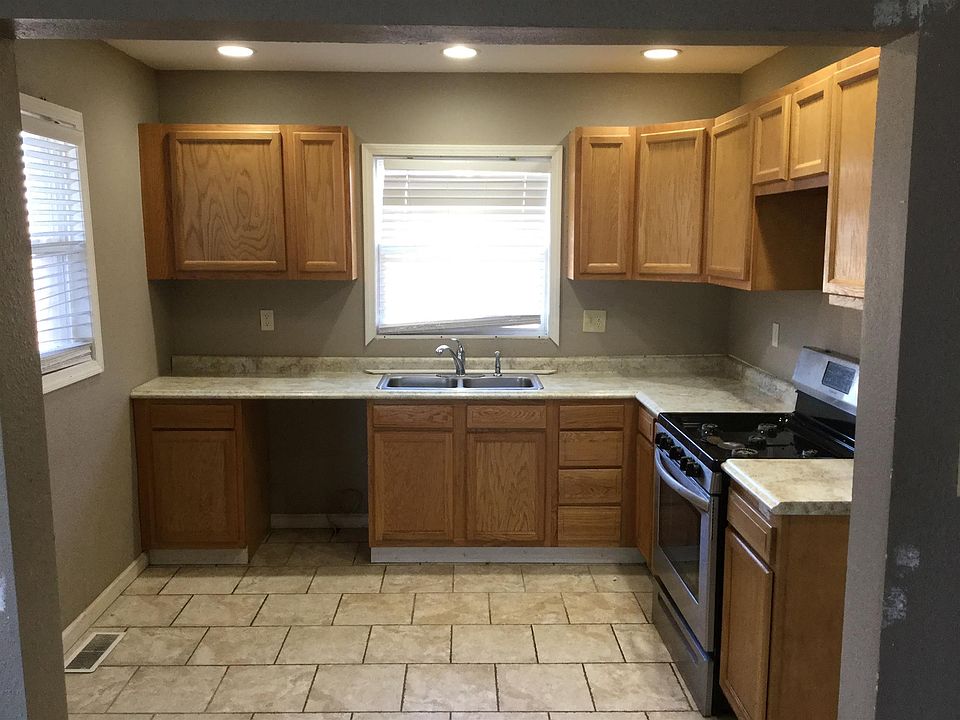 1st image of 6327 W Noe St