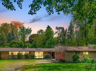 6805 Wing Lake Rd, Bloomfield Hills, MI 48301