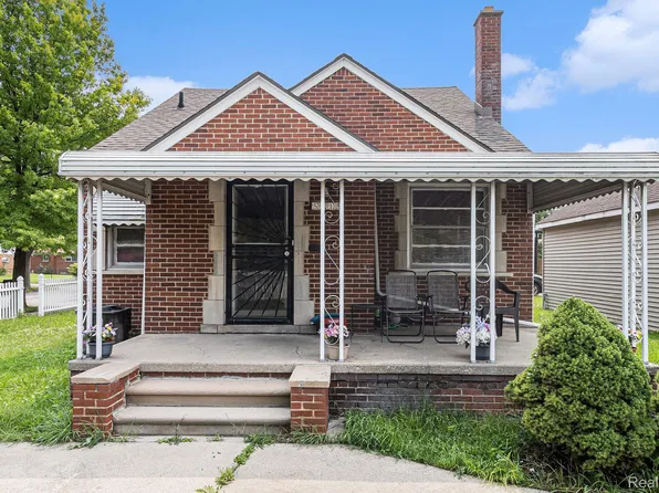 5515 Ashley St, Grosse Pointe, MI 48236