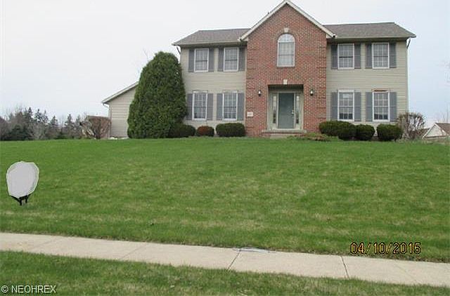 1st image of 697 Woodhaven Dr