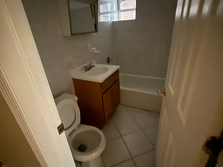 4 Undisclosed Address — Photo 2