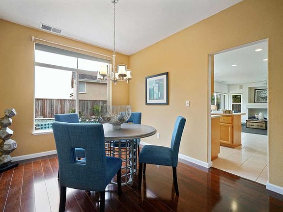 4th image of 21 Driftwood Ct