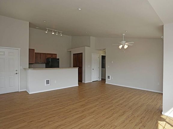 4th image of 2201 N Sedge Ln