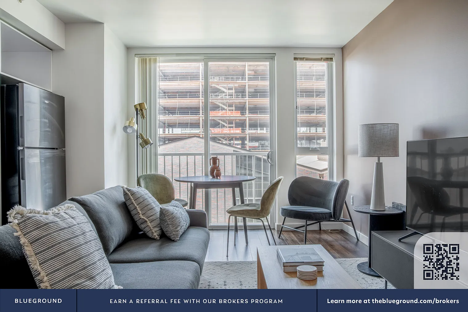 Studio, 1.0 bath, 525 sqft, $2,330 — Photo 3