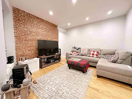 Rented by Living New York | media 12