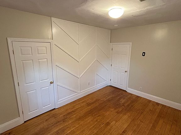 2nd image of 74 Weston St #2