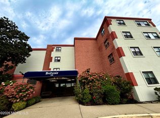 32 Center Avenue #16, Atlantic Highlands, NJ 07716