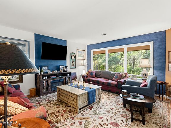 5th image of 424 Foxcroft Circle