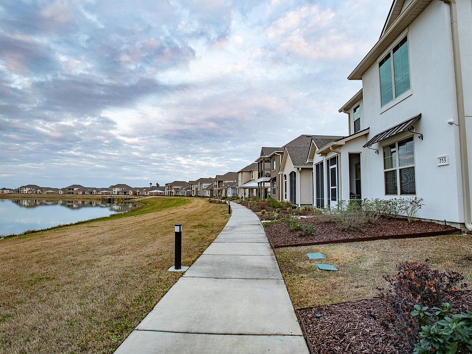 1st image of 753 Pelican Bay Dr