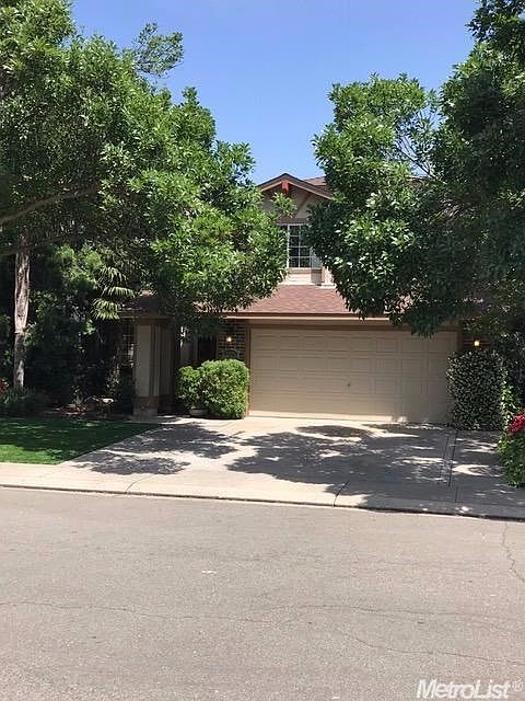 Cul-de-sac location, Sylvan School District, 4 bedrooms and 3 full baths, over 2200 square feet with a pool!  Wow!  Check this one out and make it yours!  Owners transferred...
