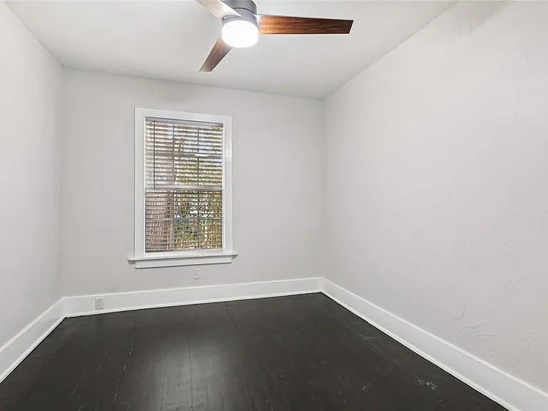 137 E Grant St — Photo 23