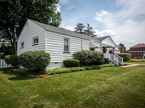 2nd image of 823 Crowder Ave
