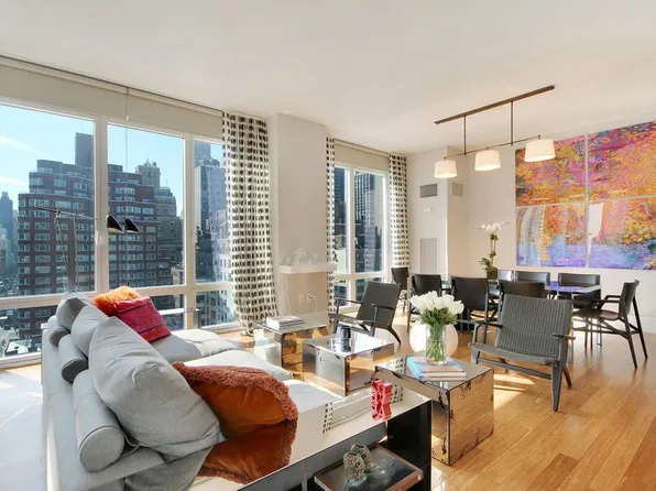 255 East 74th Street image 1 of 5
