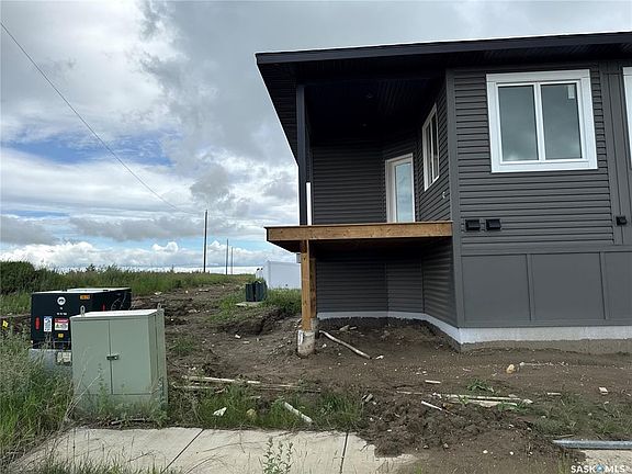 4th image of 492 Woolf BEND