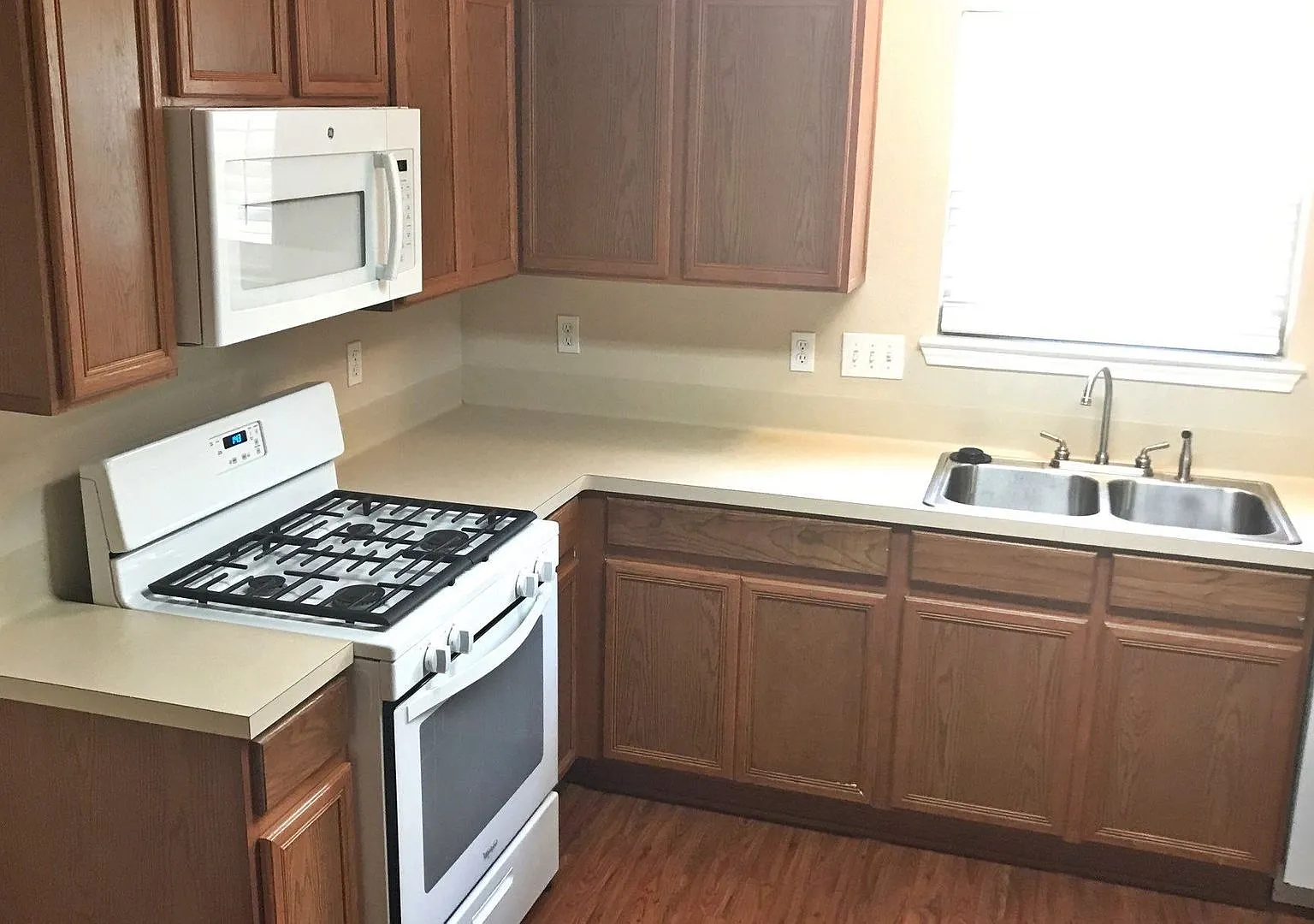 18114 Valebluff Ln Ask about our No Cash Security Deposit Option — Photo 3