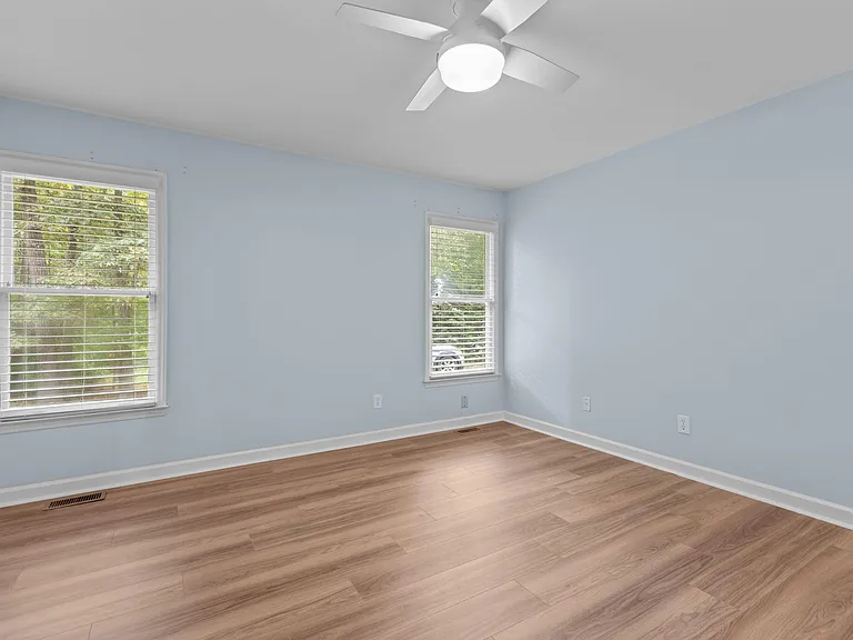 109 Oaklake Ct — Photo 23