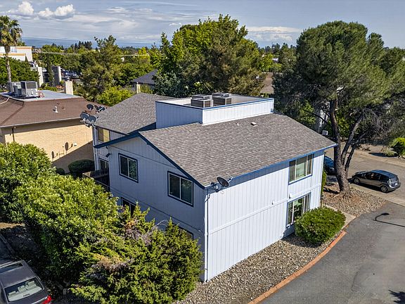 3rd image of 948 Jamieson Ct