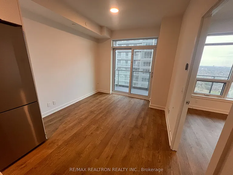 30 Upper Mall Way #2108 — Photo 9