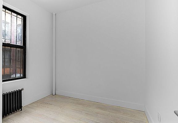 4th image of 246 Bainbridge St APT 2