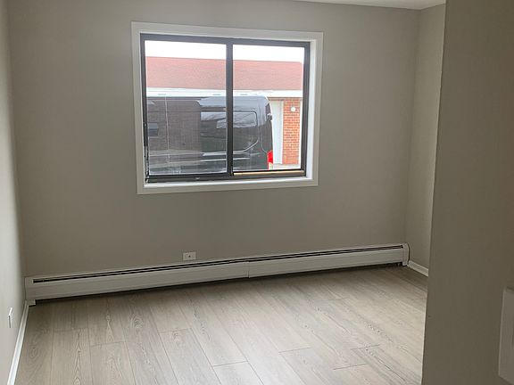 4th image of 15726 Lake Dr APT 1AR