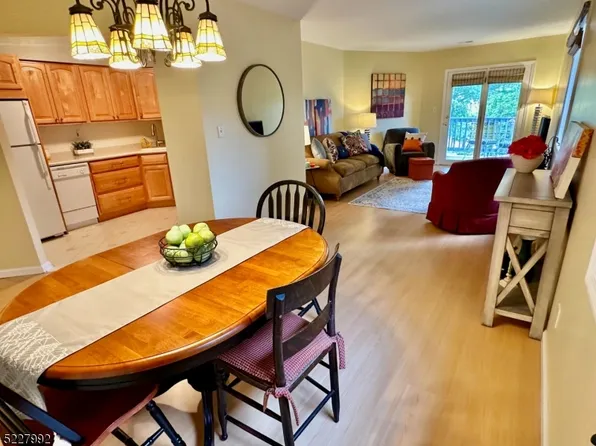 153 Irvington Ave #203, South Orange Village Twp., NJ 07079