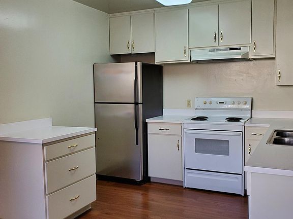 3rd image of 7400 Pacific Ave APT 2