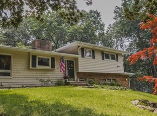 17 Whitman Dr, Denville, NJ 07834
