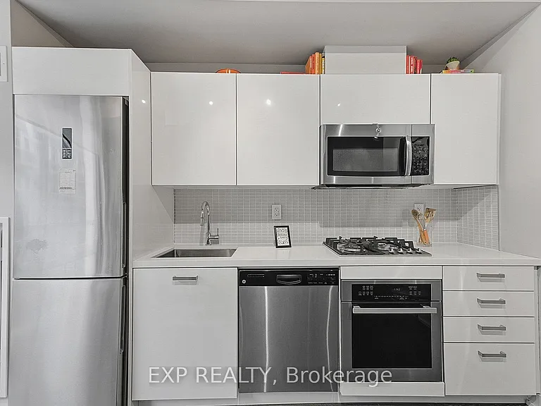 39 Brant St #416 — Photo 14